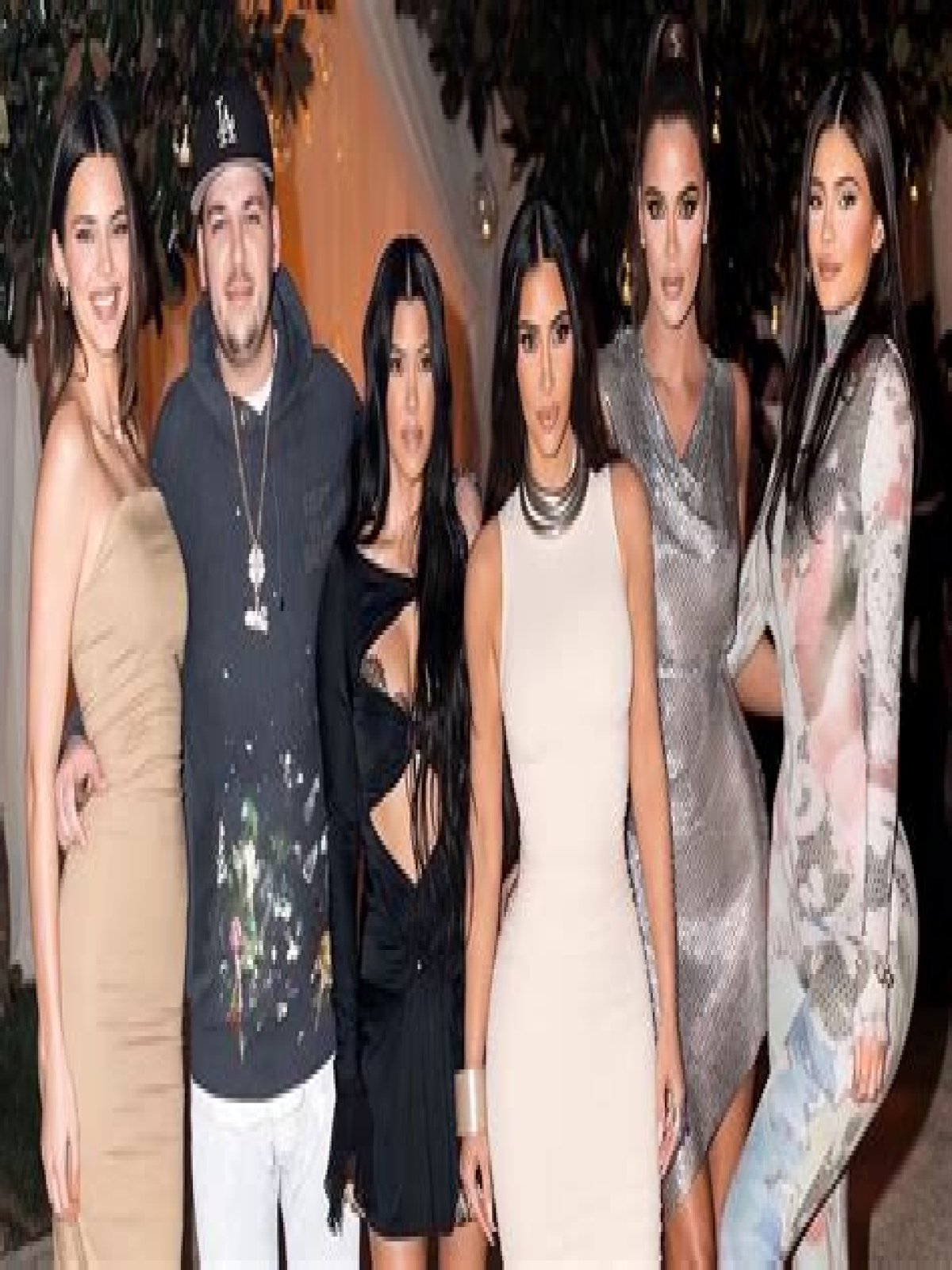 Unveiling The Ages Of The Kardashians: A Family Timeline